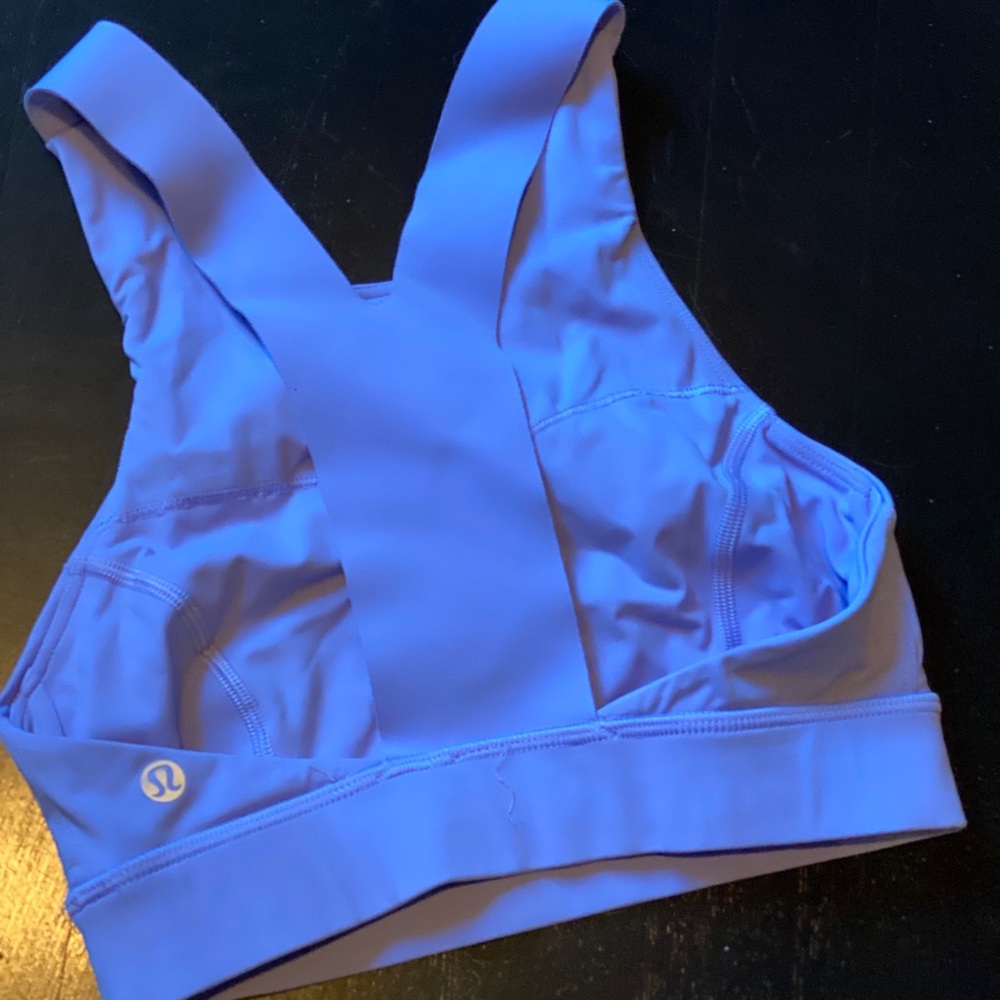 Lululemon sports bra